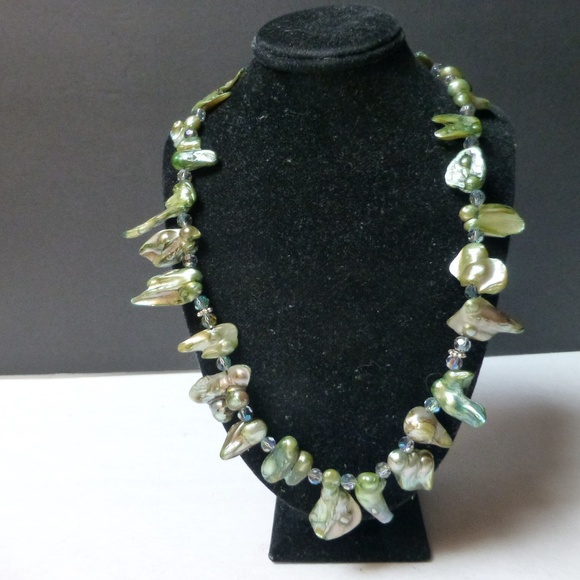 PEARLS FOR 2025 GREEN OR PURPLE ? POPPING PARTY BOHO PEARL NECKLACES 18'' - Picture 2 of 6